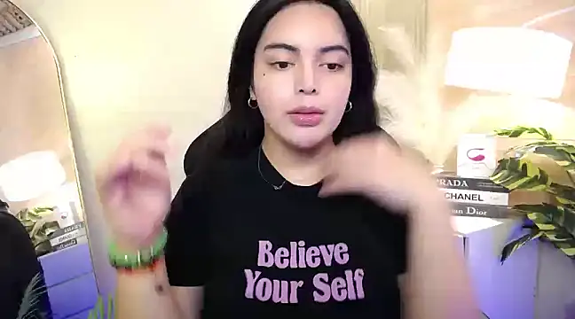 Snapshot of HotstuffCherrySummer chatting on January 9, 6:17 am HotstuffCherrySummer online show from January 9, 6:17 am