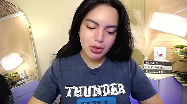 Snapshot of HotstuffCherrySummer chatting on January 10, 6:31 am HotstuffCherrySummer online show from January 10, 6:31 am