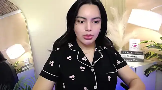 Snapshot of HotstuffCherrySummer chatting on January 11, 5:52 am HotstuffCherrySummer online show from January 11, 5:52 am