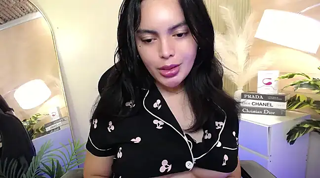 Snapshot of HotstuffCherrySummer chatting on January 11, 11:56 am HotstuffCherrySummer online show from January 11, 11:56 am