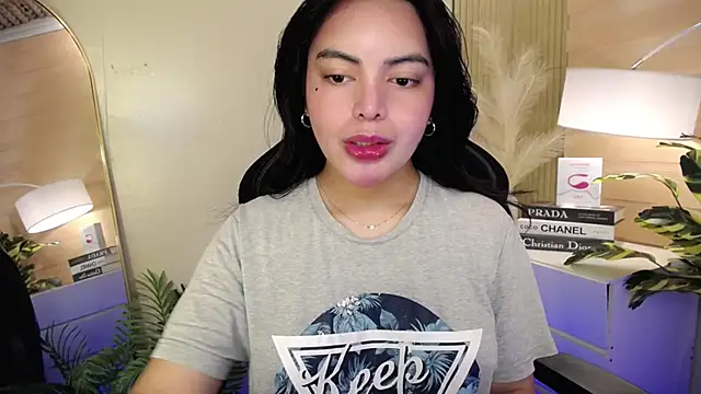 Snapshot of HotstuffCherrySummer chatting on January 16, 6:25 am HotstuffCherrySummer online show from January 16, 6:25 am