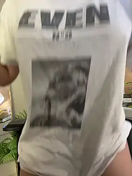 Snapshot of HotstuffCherrySummer chatting on February 5, 5:52 am HotstuffCherrySummer online show from February 5, 5:52 am