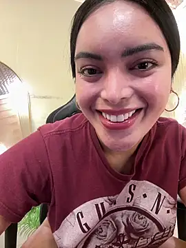 Snapshot of HotstuffCherrySummer chatting on December 5, 8:45 am HotstuffCherrySummer online show from December 5, 8:45 am