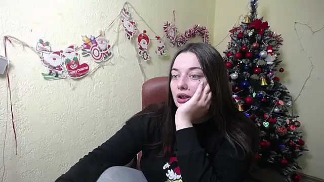 Snapshot of MilanaPrice chatting on December 18, 6:25 pm MilanaPrice online show from December 18, 6:25 pm