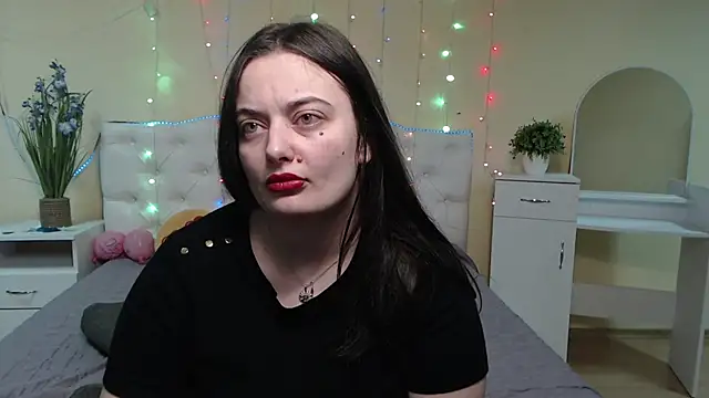 Snapshot of MilanaPrice chatting on January 22, 9:32 pm MilanaPrice online show from January 22, 9:32 pm