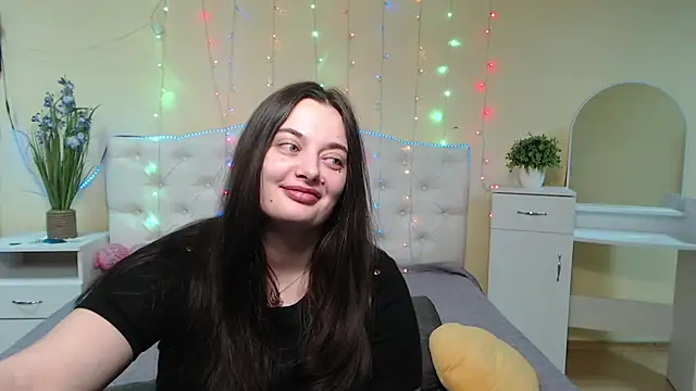 Snapshot of MilanaPrice chatting on January 23, 3:37 am MilanaPrice online show from January 23, 3:37 am