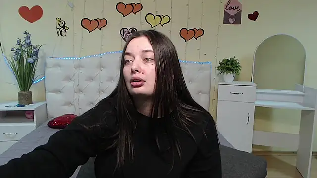 Snapshot of MilanaPrice chatting on February 10, 6:35 pm MilanaPrice online show from February 10, 6:35 pm