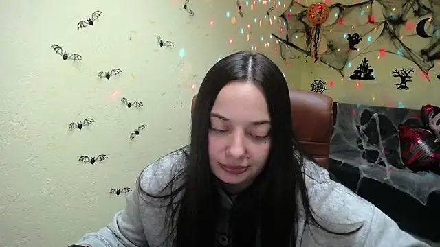 Snapshot of MilanaPrice chatting on October 19, 5:24 pm MilanaPrice online show from October 19, 5:24 pm