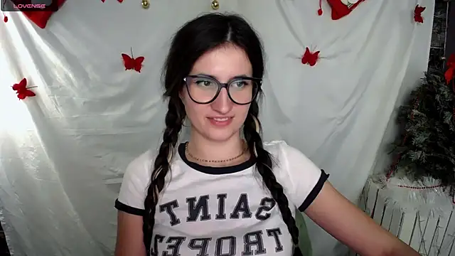 MaryEm976 online show from January 3, 3:01 pm