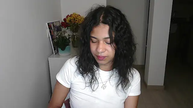 dark enchantress  online show from January 15, 1:23 am