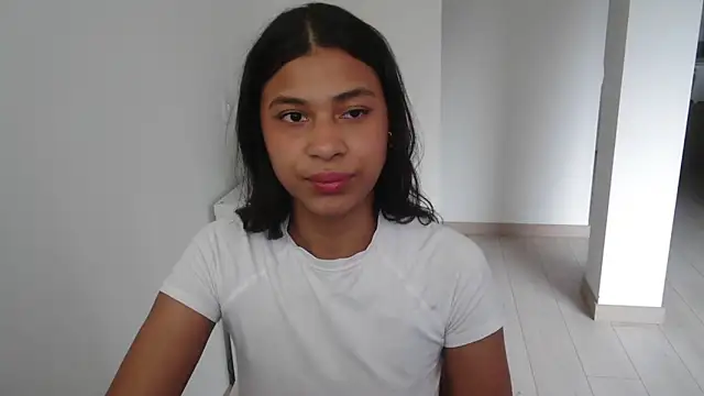 dark enchantress  online show from February 18, 9:20 pm