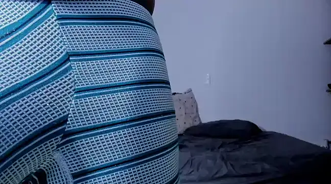 Snapshot of Cloudy_pigDude chatting on February 2, 10:24 am Cloudy pigDude online show from February 2, 10:24 am