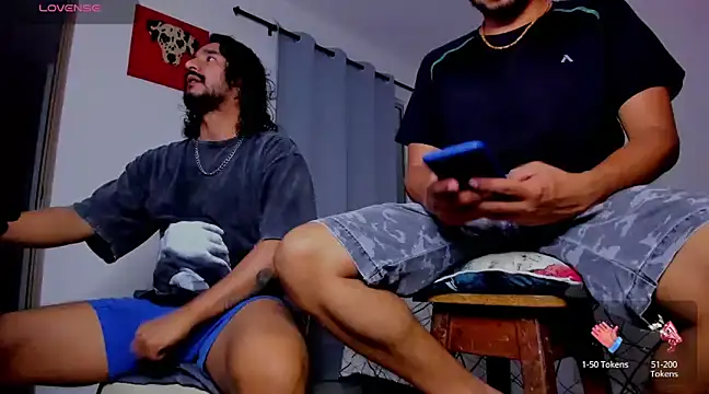 Snapshot of Cloudy_pigDude chatting on March 17, 4:29 am Cloudy pigDude online show from March 17, 4:29 am