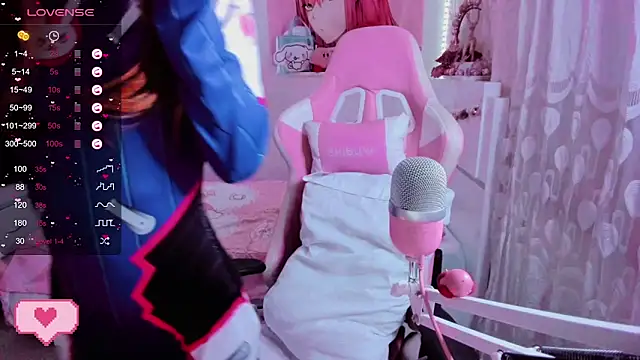 Snapshot of mia_kawaii05 chatting on December 8, 10:14 pm mia kawaii05 online show from December 8, 10:14 pm