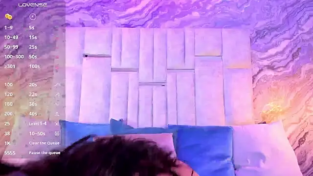 Snapshot of zarahfoster chatting on December 26, 3:49 am zarahfoster online show from December 26, 3:49 am