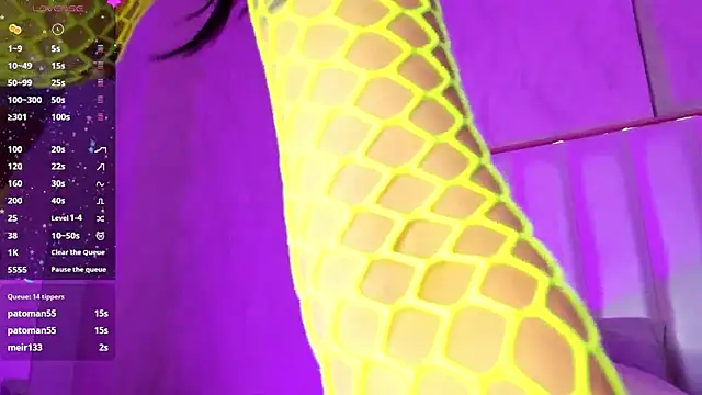 Snapshot of zarahfoster chatting on February 7, 7:17 pm zarahfoster online show from February 7, 7:17 pm