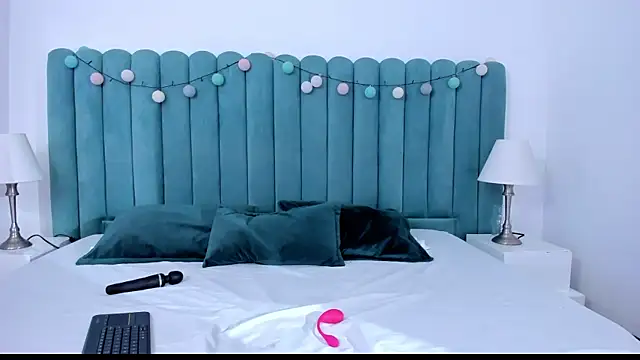 Snapshot of marianaaguii chatting on December 30, 11:48 am marianaaguii online show from December 30, 11:48 am