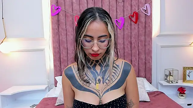 Snapshot of NicoleBlum chatting on February 12, 11:51 pm NicoleBlum online show from February 12, 11:51 pm