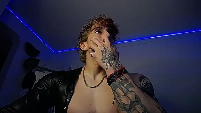 Snapshot of strongboy_ chatting on March 16, 10:20 pm strongboy online show from March 16, 10:20 pm