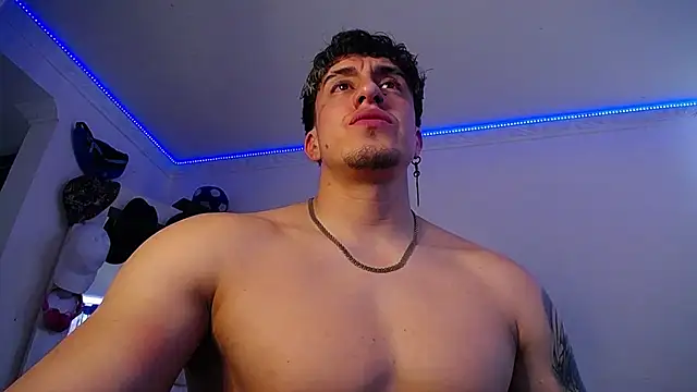 Snapshot of strongboy_ chatting on October 2, 7:10 pm strongboy online show from October 2, 7:10 pm