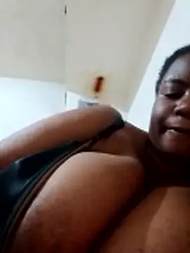 Snapshot of bigtitssxx chatting on January 9, 7:22 am bigtitssxx online show from January 9, 7:22 am