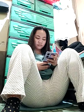 Snapshot of Hotbaby_1523 chatting on February 18, 12:45 pm Hotbaby 1523 online show from February 18, 12:45 pm