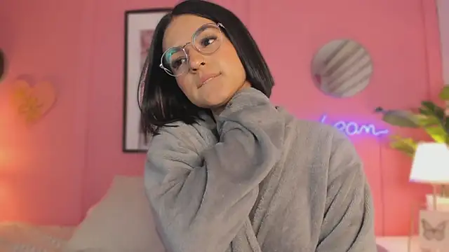 SoySaraa online show from March 21, 11:22 am