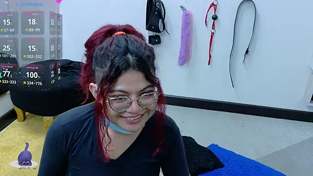 Catwhite  online show from February 6, 12:26 pm