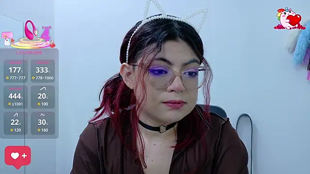 Catwhite  online show from March 11, 12:28 pm