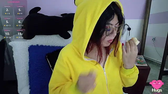 Catwhite  online show from October 4, 3:54 pm