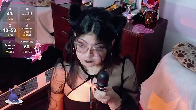 Catwhite  online show from March 16, 4:55 pm