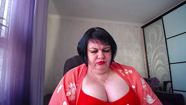 JuicyLady Di online show from February 4, 6:08 am