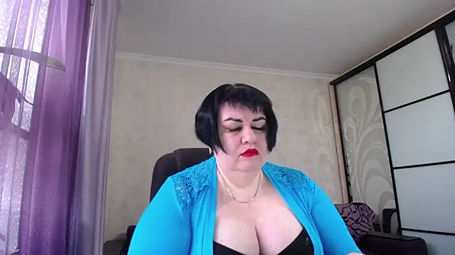 JuicyLady Di online show from April 15, 4:52 am