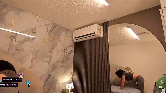 Snapshot of Katemoss70 chatting on January 13, 12:32 pm Katemoss70 online show from January 13, 12:32 pm