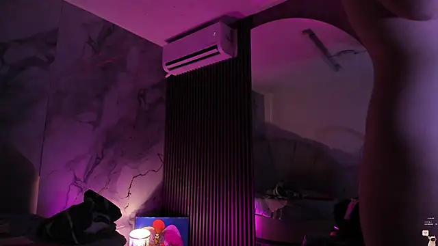 Snapshot of Katemoss70 chatting on February 11, 12:43 pm Katemoss70 online show from February 11, 12:43 pm