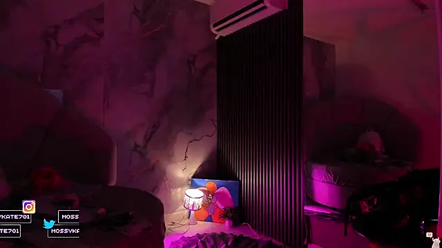 Snapshot of Katemoss70 chatting on February 12, 12:44 pm Katemoss70 online show from February 12, 12:44 pm