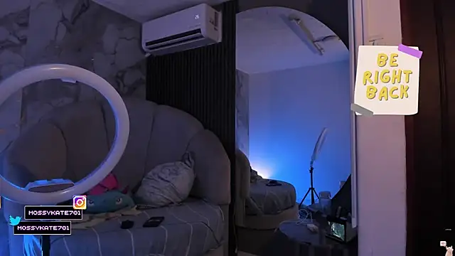 Snapshot of Katemoss70 chatting on February 22, 12:36 pm Katemoss70 online show from February 22, 12:36 pm