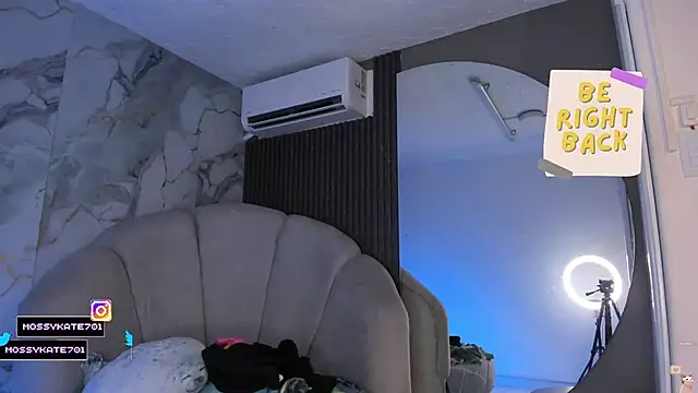 Snapshot of Katemoss70 chatting on February 26, 12:48 pm Katemoss70 online show from February 26, 12:48 pm