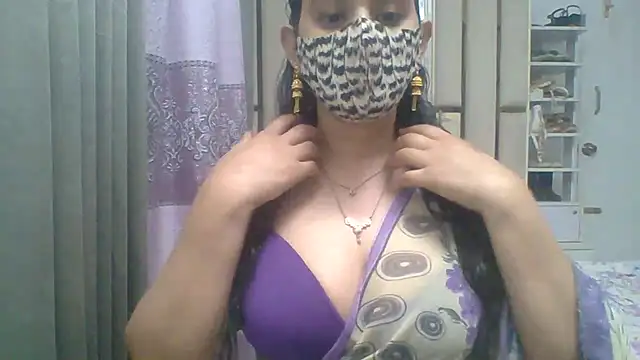 Snapshot of Lovelywife786 chatting on April 5, 5:48 am Lovelywife786 online show from April 5, 5:48 am