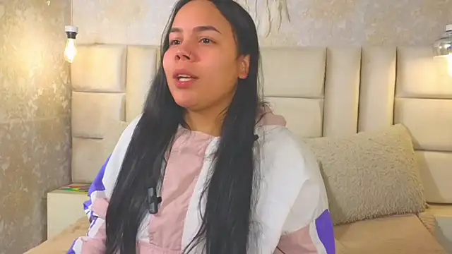 EmilyQueen3x online show from July 5, 1:51 pm
