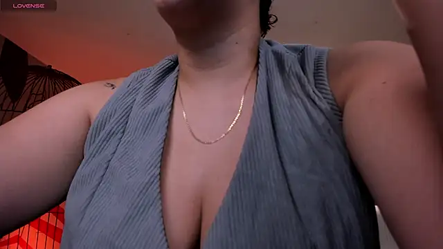 Snapshot of MartinnaBonnet chatting on March 18, 10:25 am MartinnaBonnet online show from March 18, 10:25 am