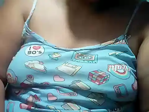 Snapshot of Sexyhorney4u chatting on April 6, 9:05 pm Sexyhorney4u online show from April 6, 9:05 pm