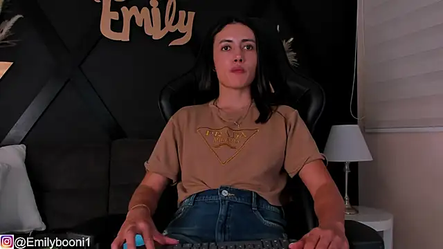 Snapshot of EmilyBoonny1 chatting on March 11, 7:36 pm EmilyBoonny1 online show from March 11, 7:36 pm