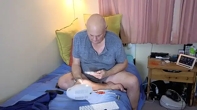 DaddyCumBumZA online show from April 15, 5:09 pm