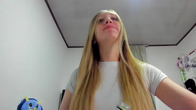 Snapshot of horny__molly_ chatting on May 6, 4:52 am horny molly online show from May 6, 4:52 am