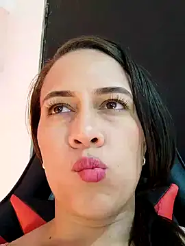 Snapshot of Nanybaker95 chatting on December 18, 1:15 am Nanybaker95 online show from December 18, 1:15 am