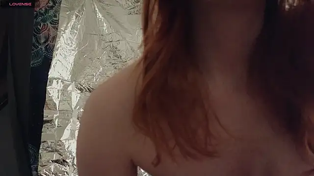 Snapshot of TheEpiphany chatting on February 6, 3:33 am TheEpiphany online show from February 6, 3:33 am