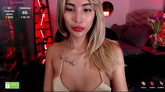 Snapshot of BunnieAngel chatting on January 30, 1:44 am BunnieAngel online show from January 30, 1:44 am