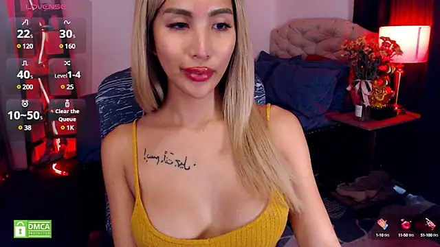 Snapshot of BunnieAngel chatting on March 5, 6:01 am BunnieAngel online show from March 5, 6:01 am