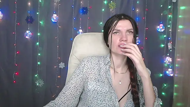 MilaLoona online show from January 7, 4:16 pm